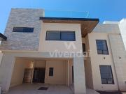 casa de 3 pisos en privada al norte