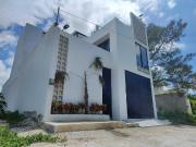 CASA DE 3 PISOS EN VENTA EN CHICXULUB PUERTO