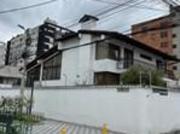 Casa de 3 pisos y Basement de 630m²