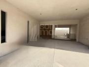 Casa de 3 Plantas con Terrazas y Jardín en Residencial...