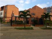 Casa de 3 plantas en Conjunto Rivera del Valle, Valle de...