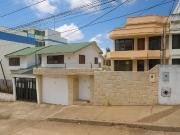 Casa de 3 plantas en el Condado