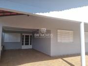 Casa de 3 quartos com suíte no Jardim América Lote Inteiro