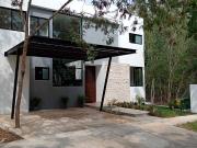 Casa de 3 Recamaras, 1 recámara planta baja, alberca...