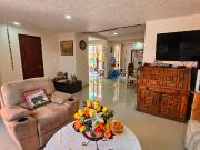 Casa de 3 recámaras, 2 niveles, portón eléctrico,...