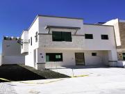 Casa de 3 Recámaras con 3.5 Baños a 12 Minutos de los...