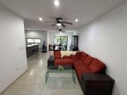 Casa de 3 recámaras con alberca en desarrollo Floresta...