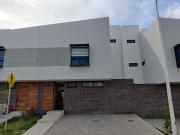 CASA DE 3 RECAMARAS CON BAÑO COMPLETO COTO MUNAH SOLARES