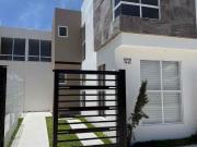 Casa de 3 recámaras con local comercial a 45 minutos de CDMX