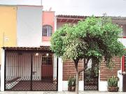 Casa de 3 recamaras con recamara en Planta baja Sobre...
