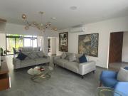 Venta de casa en residencial lagos del Sol en Cancún