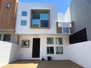 Casa de 3 Recamaras en Renta en  Lago $22,000 pesos