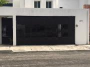 Casa de 3 recámaras, sin muebles, en Altabrisa