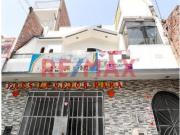 Casa de 3pisos en Venta Mariscal Cáceres SJL