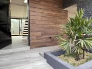 Casa de 400 m2 con 4 recámaras en venta, Valle Alto...