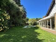 Casa de 434 m² sobre lote de 1.224 m² con pileta y...