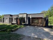 Casa de 4 amb. en lote de 1620 m2 a la venta en Cañuelas...