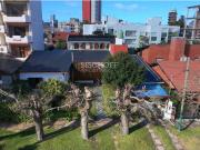 CASA DE 4 AMBIENTES CON COCHERA + LOFT, ZONA CENTRO