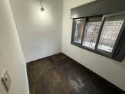 Casa de 4 ambientes con local al frente VENTA