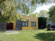 Casa de 4 Ambientes con Pileta y Parque