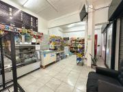 Casa de 4 ambientes + Departamento de 2 ambientes +...