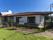 Casa de 4 ambientes en Caisamar, a metros de Av....