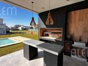 Casa de 4 ambientes en venta Canning Chico