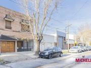 Casa de 4 dormitorios con pileta y quincho en venta....