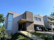 Casa de 4 dormitorios en venta en el Barrio Cerrado El...