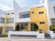 Casa de 4 Dormitorios en Venta en La Armenia, Valle de...