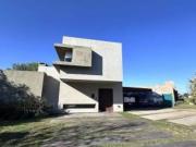 Casa de 4 dormitorios en venta en Terrazas Valle Escondido