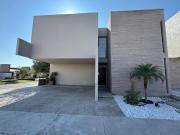 Casa de 4 hab. con Jacuzzi y Cine en Lomas del Campanario