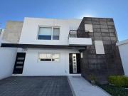 CASA DE 4 HAB EN REAL DE JURIQUILLA