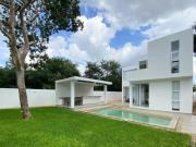 Casa de 4 habitaciones dentro de exclusiva privada con...