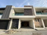 Casa de 4 habitaciones en RENTA en Fraccionamiento El...