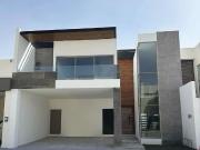 Casa de 4 habitaciones una en planta baja