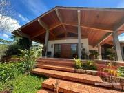 Casa de 4 quartos em condomínio fechado com lazer comp