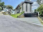 Casa com 4 dormitórios à venda, 724 m² por R$...