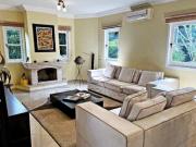 CASA DE 4 QUARTOS SENDO 3 SUITES E 1 SUITE COM HIDRO E...