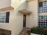 Casa de 4 Recámaras en calle cerrada, frente a TEC de...