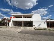 Casa de 4 Recámaras en Jardines de Mérida, Mérida, Yucatán