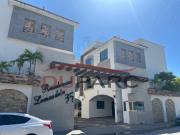 Casa de 4 Recamaras en Renta Sin amueblar