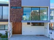 Casa de 4 recamaras en venta dentro de coto en valle...