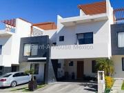 Casa de 4 recamaras en venta en Zibatá