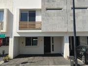 CASA DE 4 RECAMARAS REAL DEL CARMEN ZONA REAL ZAPOPAN