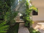 Casa de 4 Recamaras y Alberca en Privada Parque Central,...