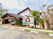 Casa de 4 Suítes, Estilo Rústico e Encantadora!