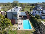 Casa de 5 amb. a la venta en Club de Campo Las Cañuelas...