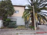 Casa de 5 ambientes con dto independiente con cochera en...