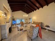 Casa de 5 amb, sobre 5 lotes con Pileta Climatizada